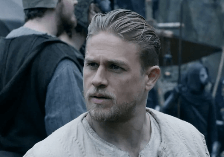 Charlie Hunnam looking in King Arthur: Legend of the Sword