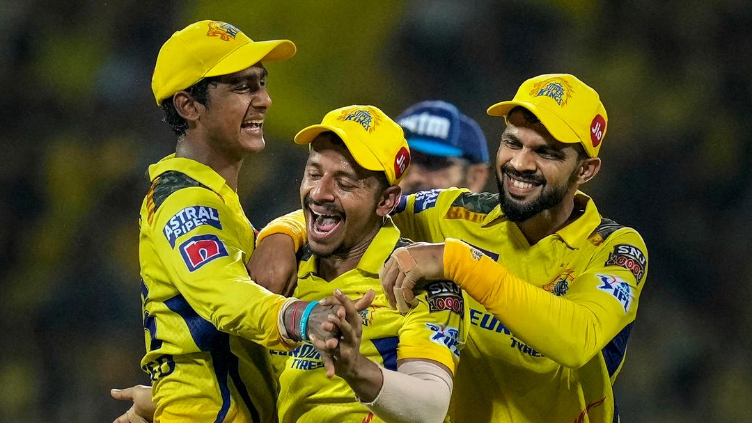CSK choke Gujarat Titans on slow pitch, seal IPL 2023 final berth | Crickit
