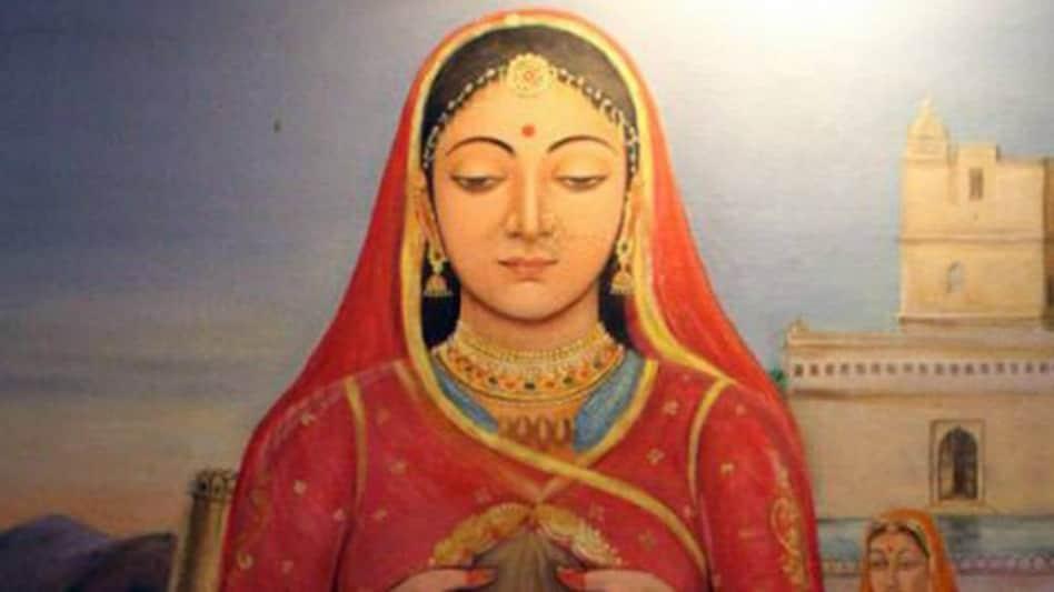 Rakshabandhan: जानिए कौन थी रानी कर्णावती, जिसने भाई की राह तकते-तकते दे दी  जान - who is rani karnawati rakshabandhan maharana vikramaditya tedu -  AajTak