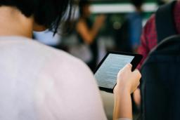 Kindle or iPad? Which device is better for reading? - Good e-Reader