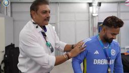 From the jaws of death...': Ravi Shastri hails Rishabh Pant's performance  against Pakistan | Cricket News - Times of India