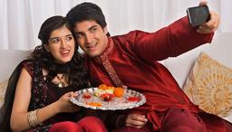 10 Best Ways to Celebrate Raksha Bandhan in Lockdown – Rakhi Bazaar Blog