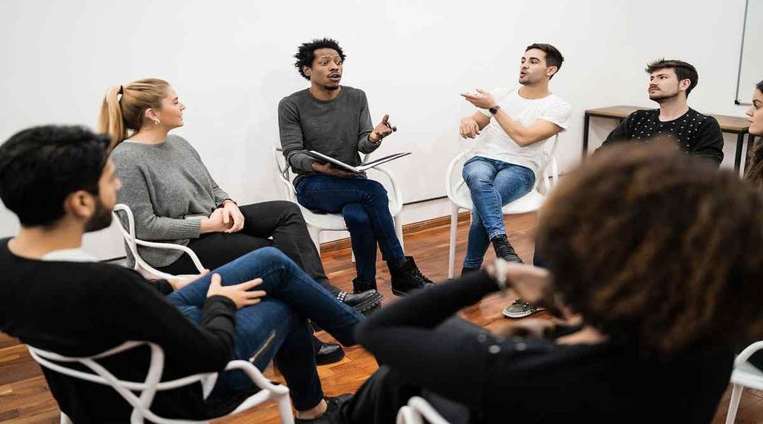 The Top 10 Do's & Don't of the Group Discussion - Getmyuni