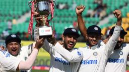 India vs England 5th Test Match Trophy