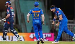 Gerald Coetzee bowled Ashton Turner