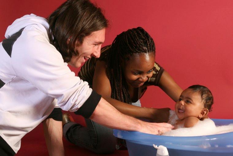 Photo surfaces of Lionel Messi with Lamine Yamal as a baby