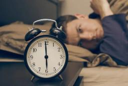 Woke Up Before Your Alarm? Stay Awake, Don't Go Back to Sleep « Mind Hacks  :: WonderHowTo