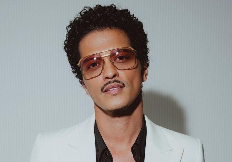 Bruno-Mars-announces-that-his-next-album-is-ready