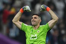 Dibu' Martinez on 'anti-Dibu' penalty rule: 'They did it too late' - Buenos  Aires Herald