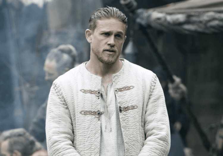 Charlie Hunnam in King Arthur: Legend of the Sword