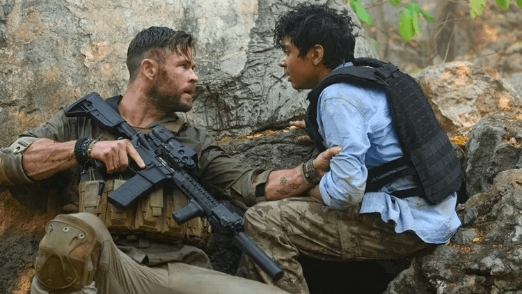 Chris Hemsworth in Extraction