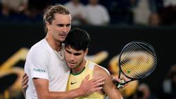 Alexander Zverev hands Carlos Alcaraz a 'major' lesson at Australian Open  2024 | Tennis News - Hindustan Times