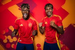 Lamine Yamal admits he'd love to play with Nico Williams at Barcelona -  Barca Blaugranes