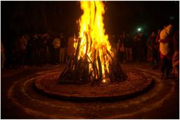 Holika Dahan: An important ritual that is performed with full fervour on  choti Holi - The Statesman