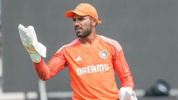 IND vs ENG: Dhruv Jurel receives his Test cap from Dinesh Karthik, replaces  KS Bharat for 3rd Test in Rajkot - India Today