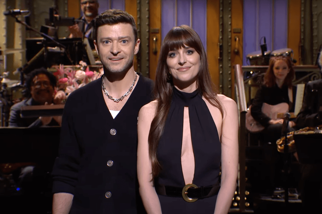 Dakota Johnson and Justin Timberlake in The Social Network