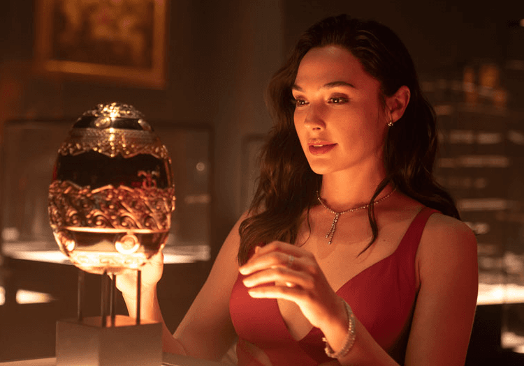 Gal Gadot in Red Notice