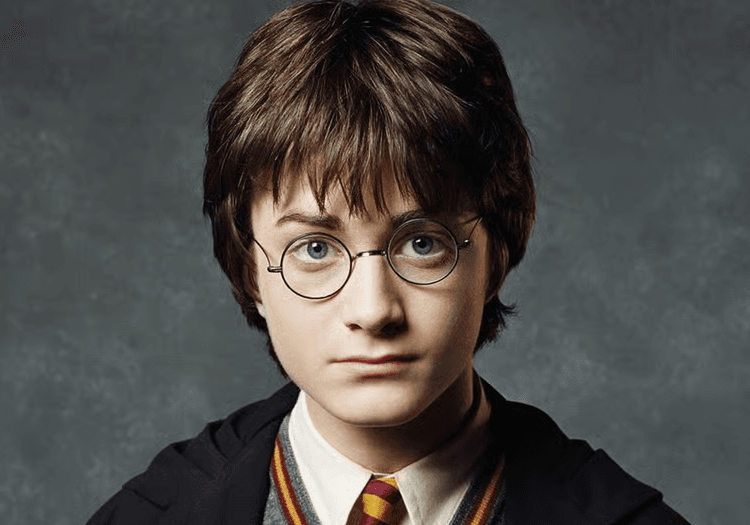 harry potter in Hogwarts uniform