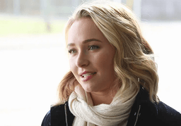 Hayden Panettiere smiling