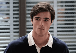 Jacob Elordi as Nate 