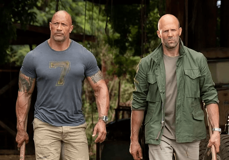 Jason Statham and Dwayne Johnson walking in Hobbs & Shaw