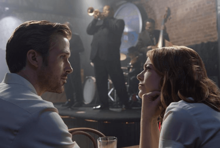 Ryan Gosling and Emma Stone in a scene