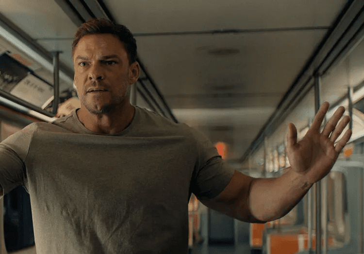 Alan Ritchson in Reacher S04