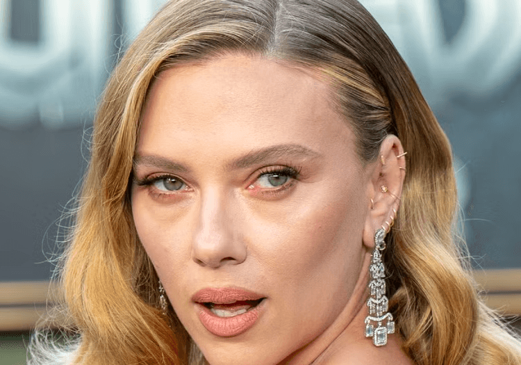 scarlett johnasson