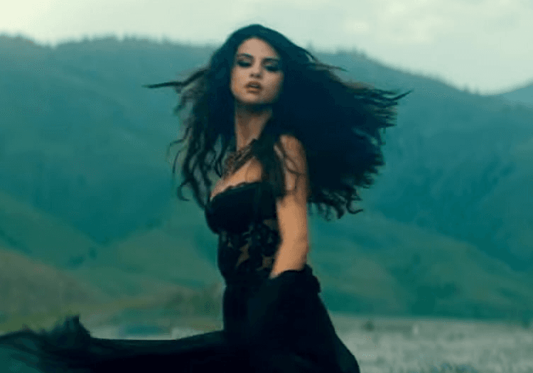 selena gomez in come and get it