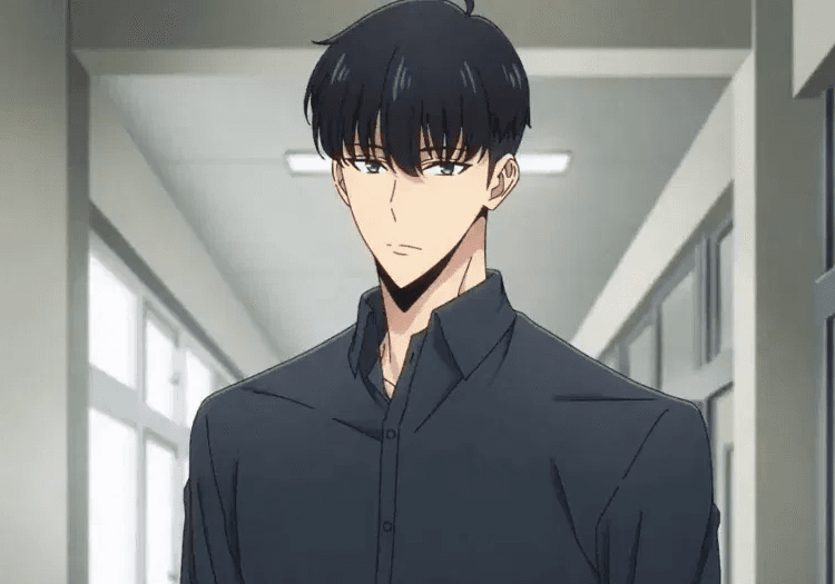 Sung Jinwoo standing in a hallway wearing a black shirt in Solo Leveling